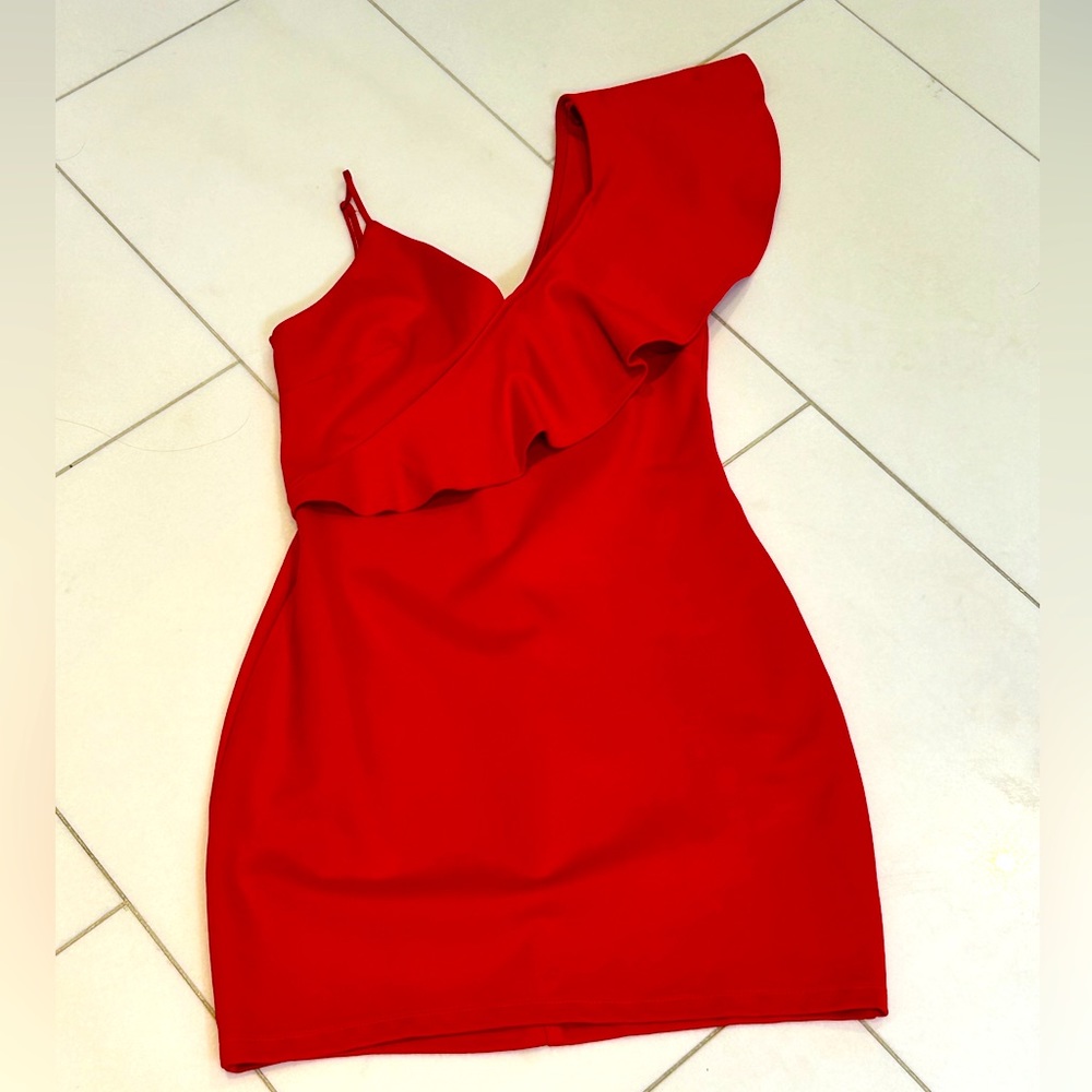 Read, lush brand, one shoulder ruffle dress